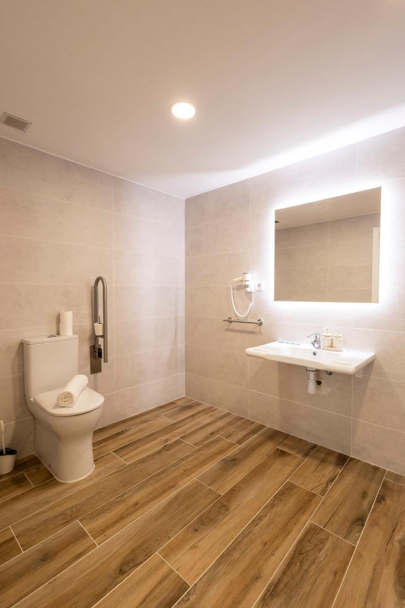 ולנסיה Cortes Suites By Concept Flats מראה חיצוני תמונה
