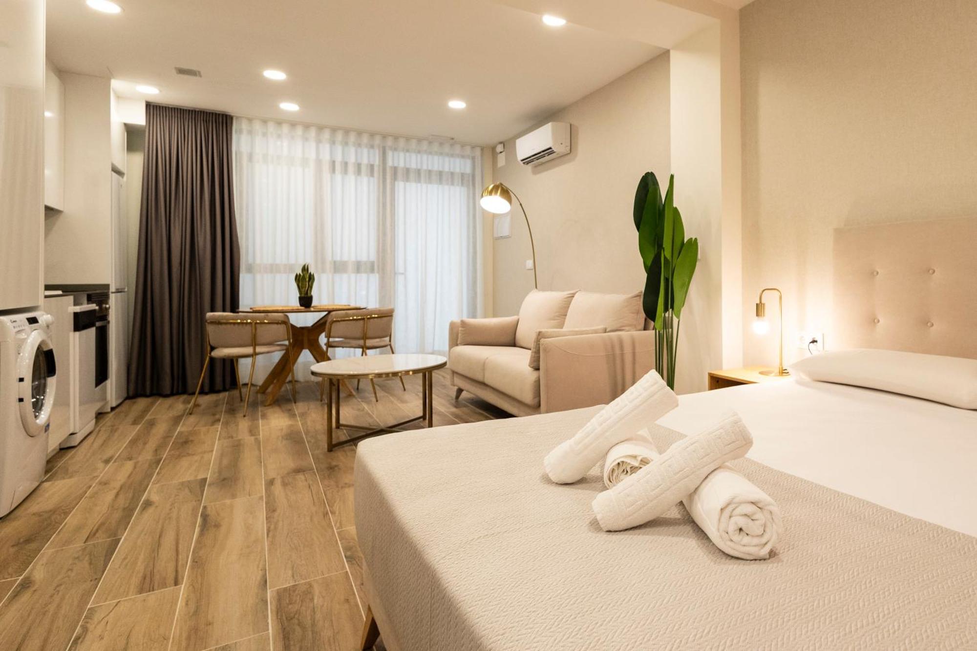 ולנסיה Cortes Suites By Concept Flats מראה חיצוני תמונה