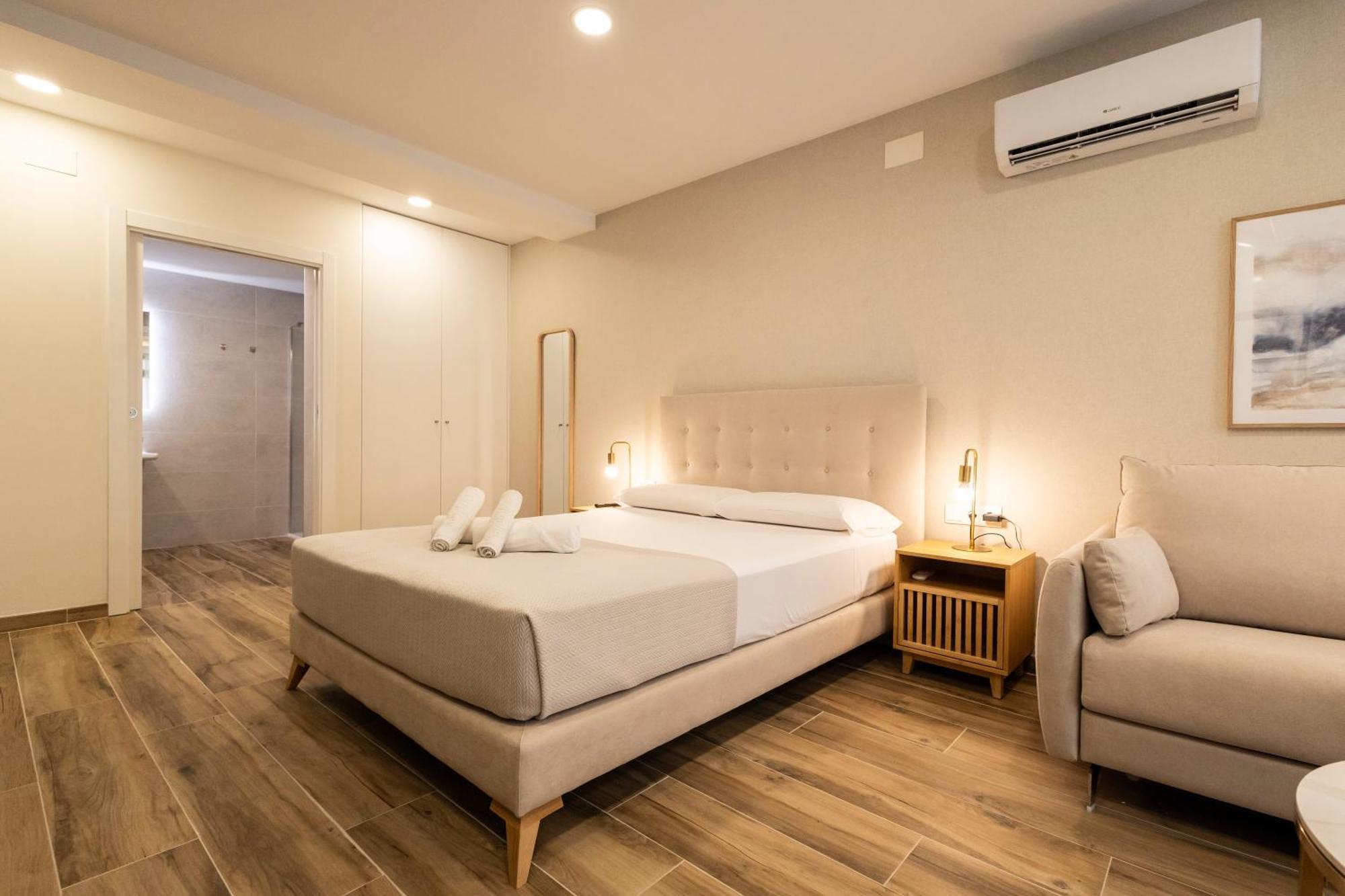 ולנסיה Cortes Suites By Concept Flats מראה חיצוני תמונה