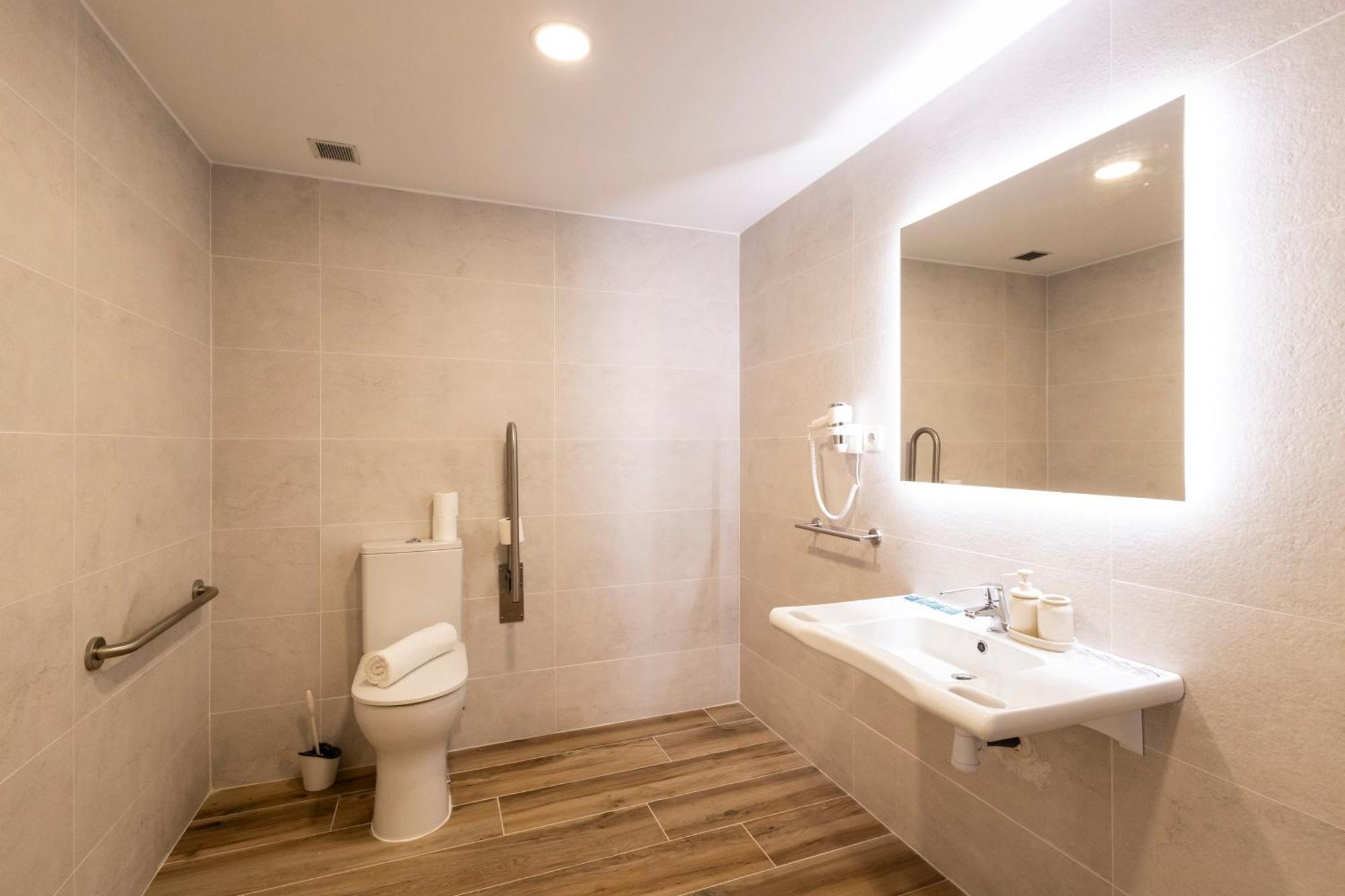 ולנסיה Cortes Suites By Concept Flats מראה חיצוני תמונה
