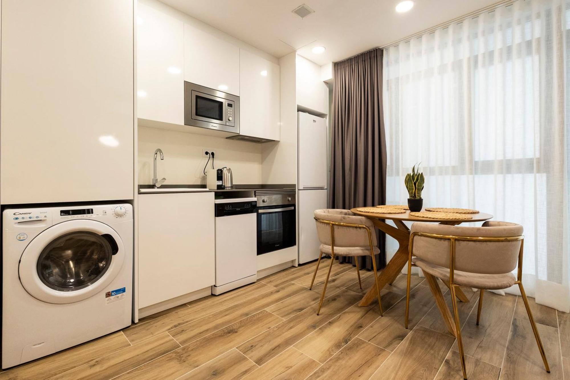 ולנסיה Cortes Suites By Concept Flats מראה חיצוני תמונה