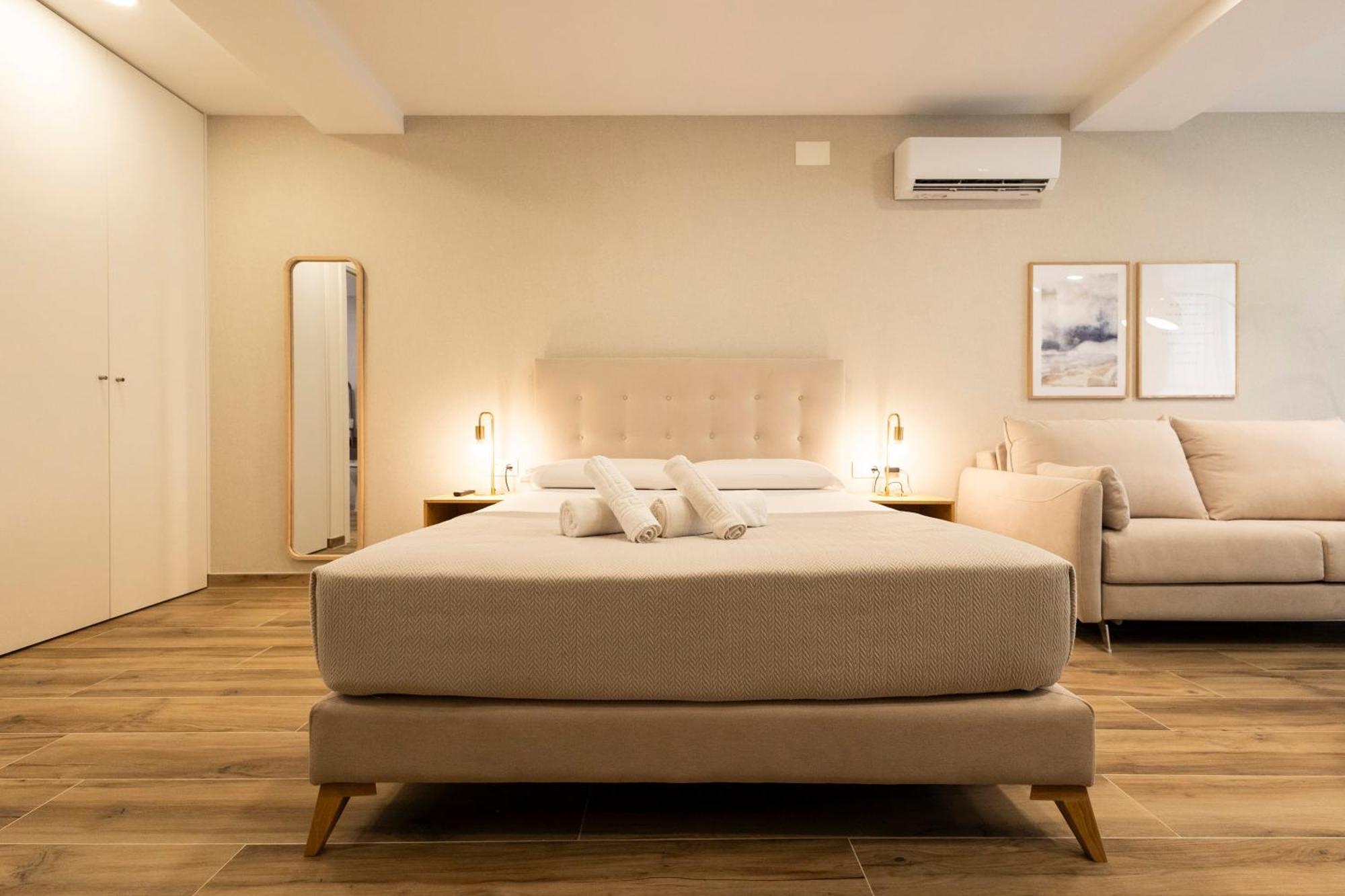 ולנסיה Cortes Suites By Concept Flats מראה חיצוני תמונה
