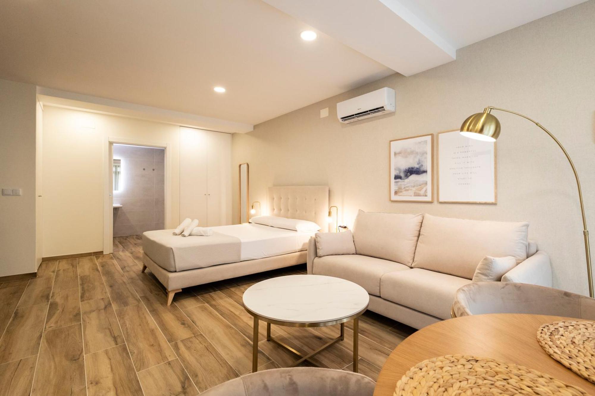 ולנסיה Cortes Suites By Concept Flats מראה חיצוני תמונה